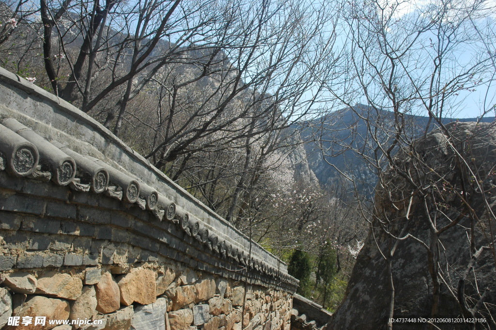 嵩山围墙