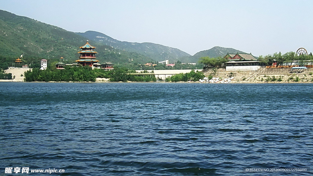 悠然的湖