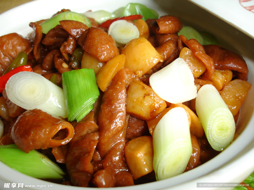 土豆肥肠煲