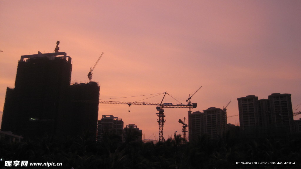 傍晚的海滨城市