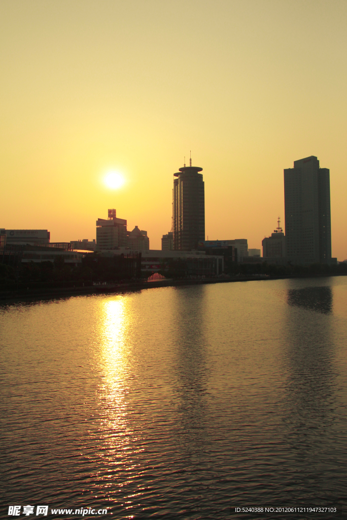 夕阳下宁波