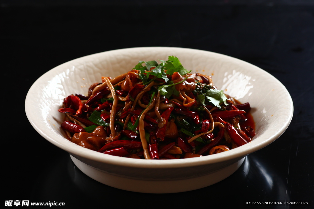 茶树菇肥肠