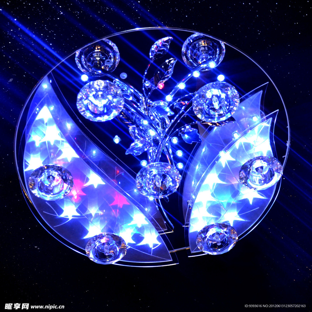 LED现代灯具