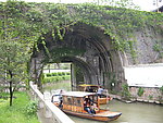 小河流水