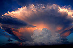 夕阳蘑菇云