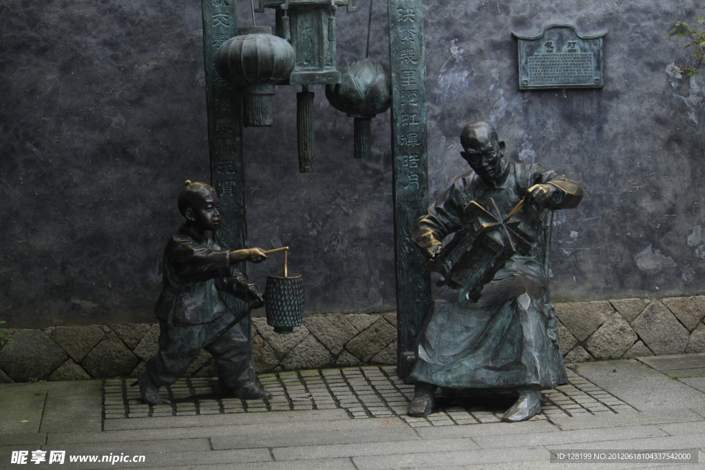 福州三坊七巷灯笼制作雕像