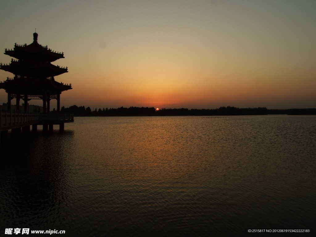 沂河 夕阳 亭台