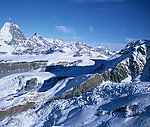冬日山脉雪景
