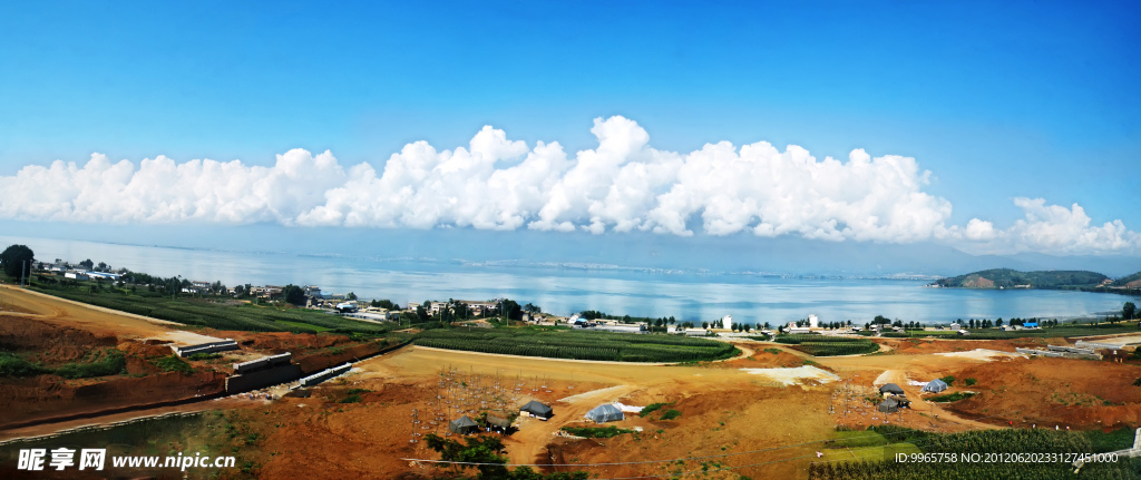 苍山洱海全景