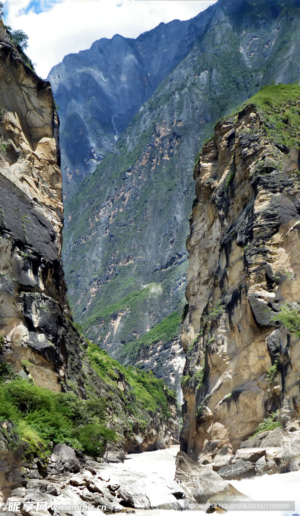 虎跳峡风景