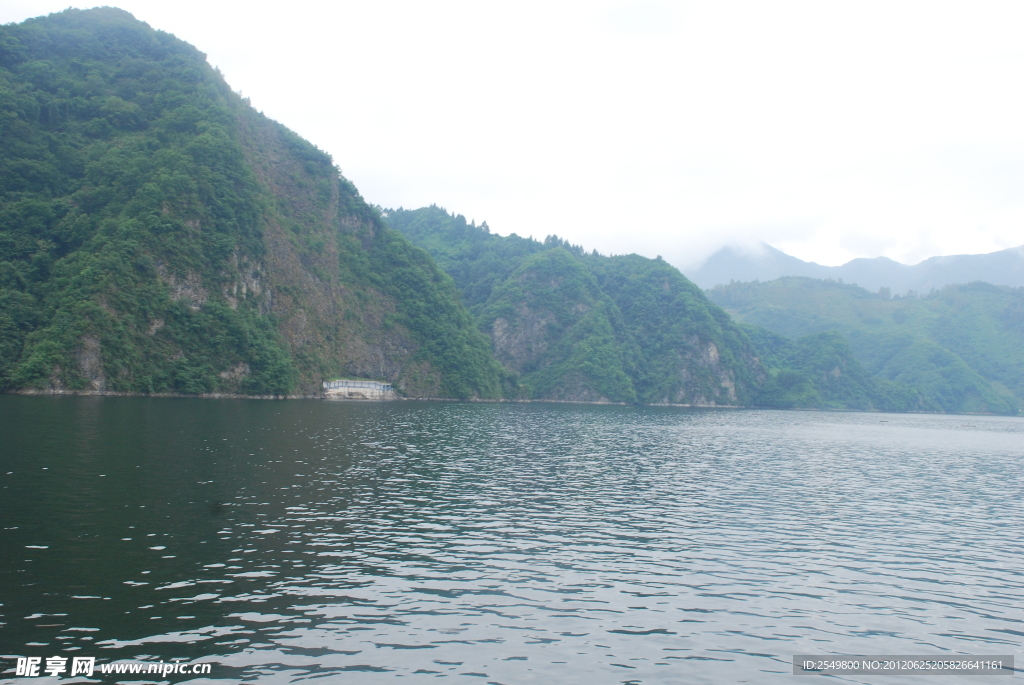 鸭绿江山水