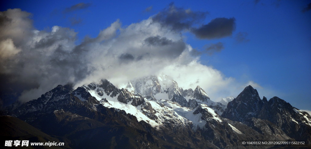 清晨的玉龙雪山