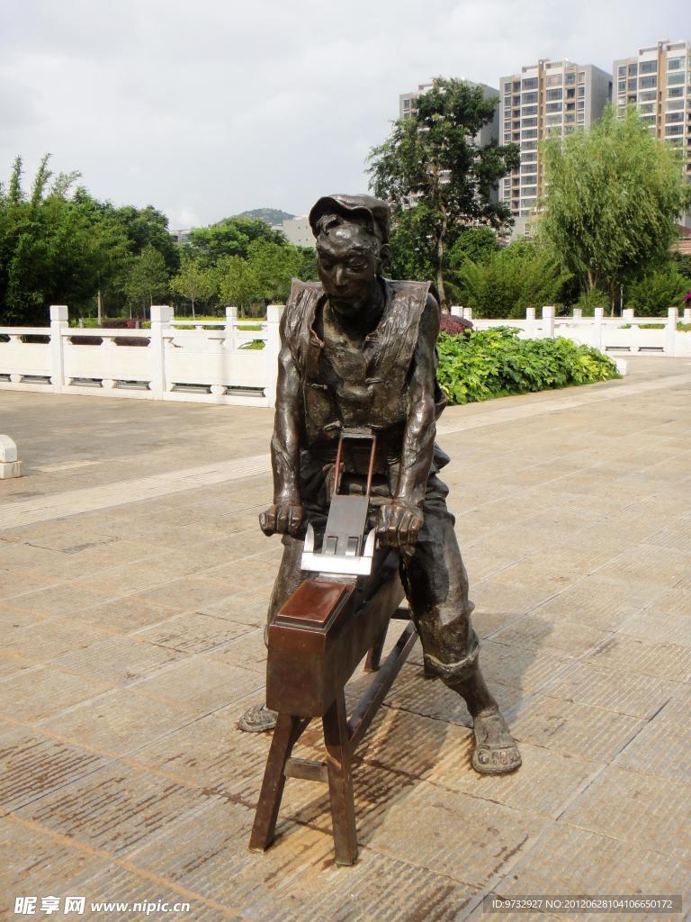 铜像