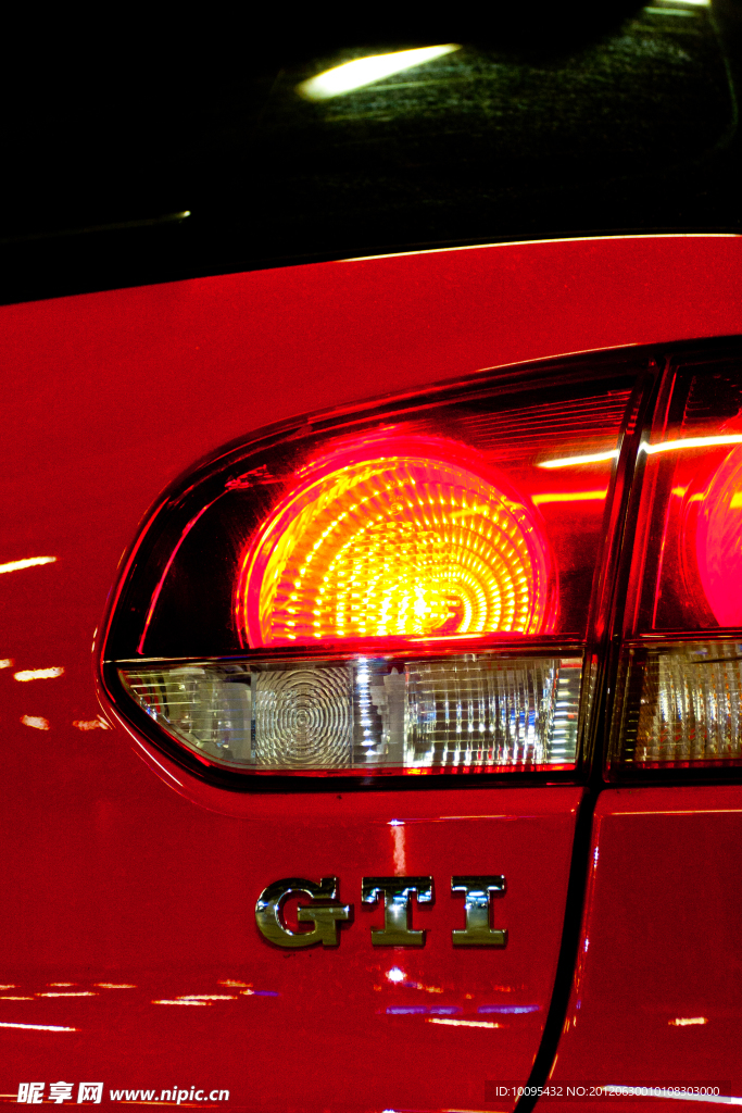 大众高尔夫GTI2 0TSI尾灯及车标