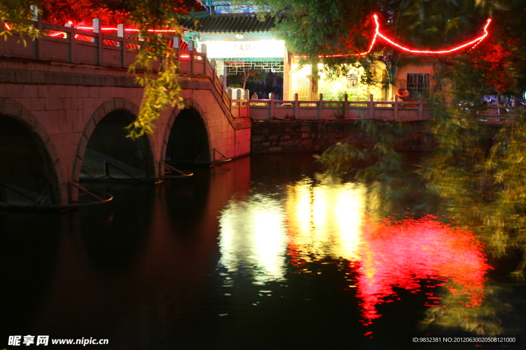 翠湖夜景