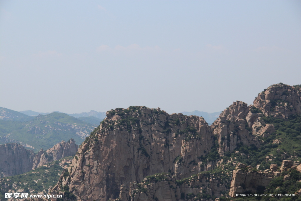 连绵群山