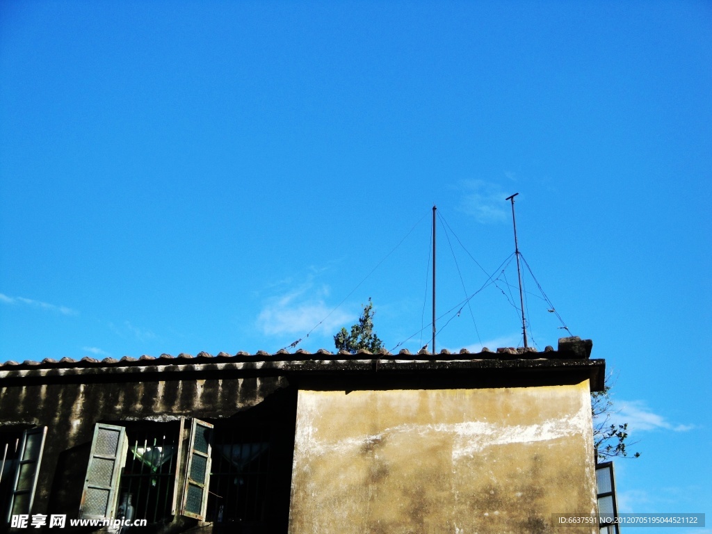 蓝天 屋顶