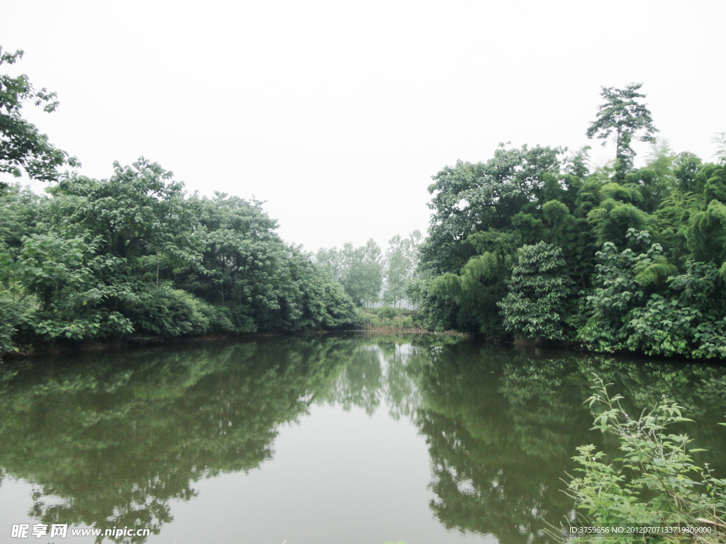 青山绿水间