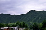 伏牛山下的村庄