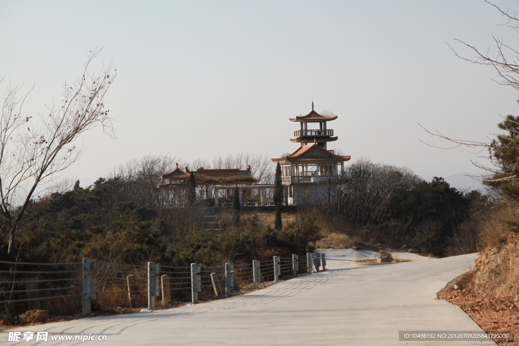 辽宁兴城首山景区内 上山的路