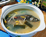 海带豆芽鱼汤