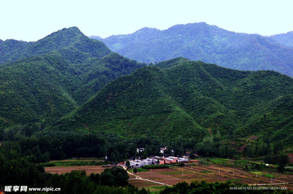 山下的村庄