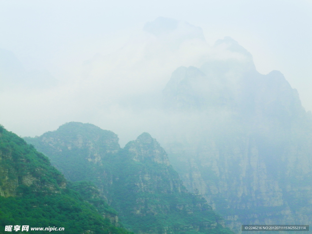 青峰雾霭（非高清）