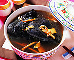 药材乌鸡汤