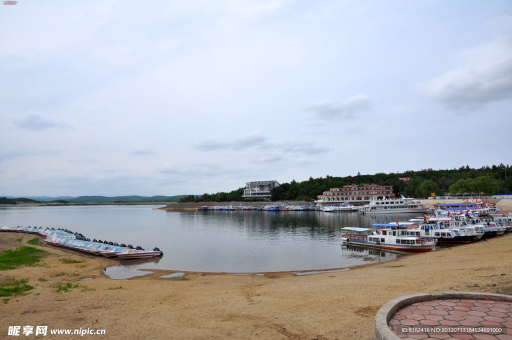 镜泊湖风光