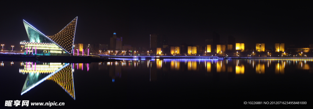 喀什东湖夜景