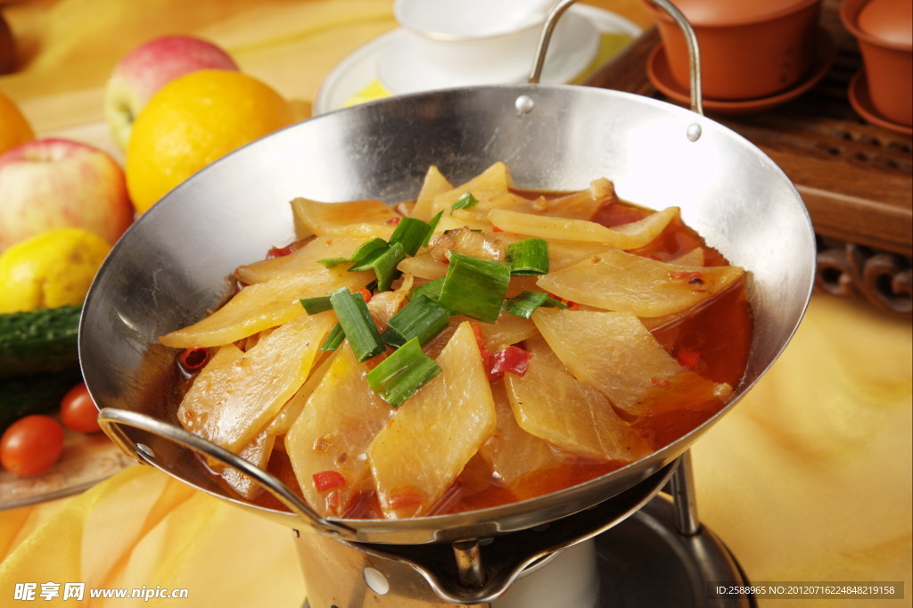 干锅萝卜五花肉