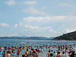海边游泳