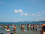 海边游泳