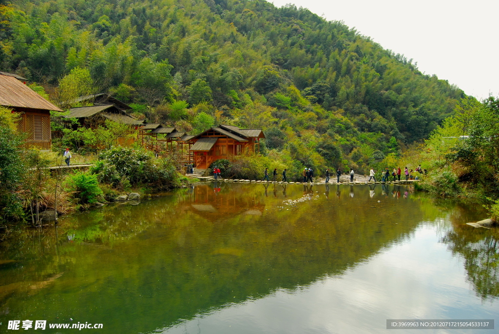 山水湖面