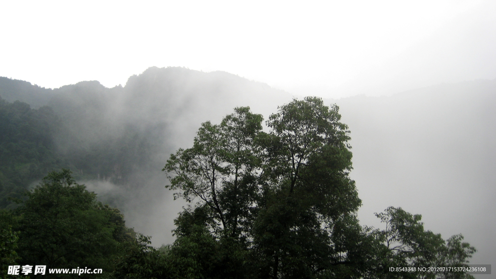 雄伟的山峰