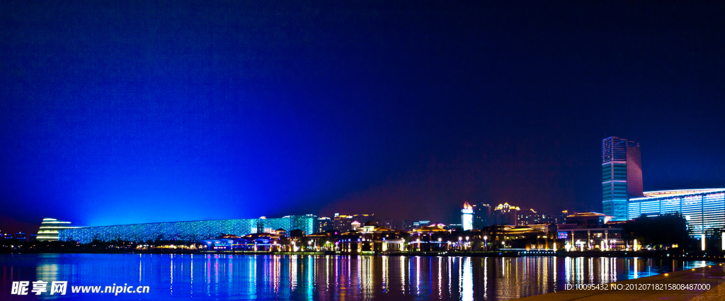 江苏苏州金鸡湖夜景