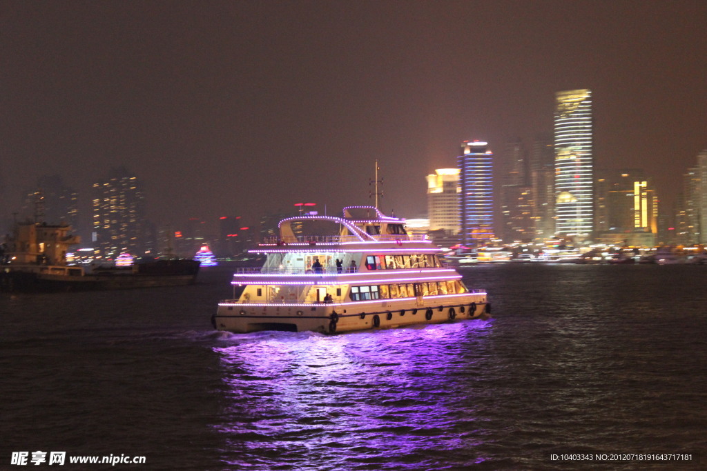 黄浦江 游船 夜景