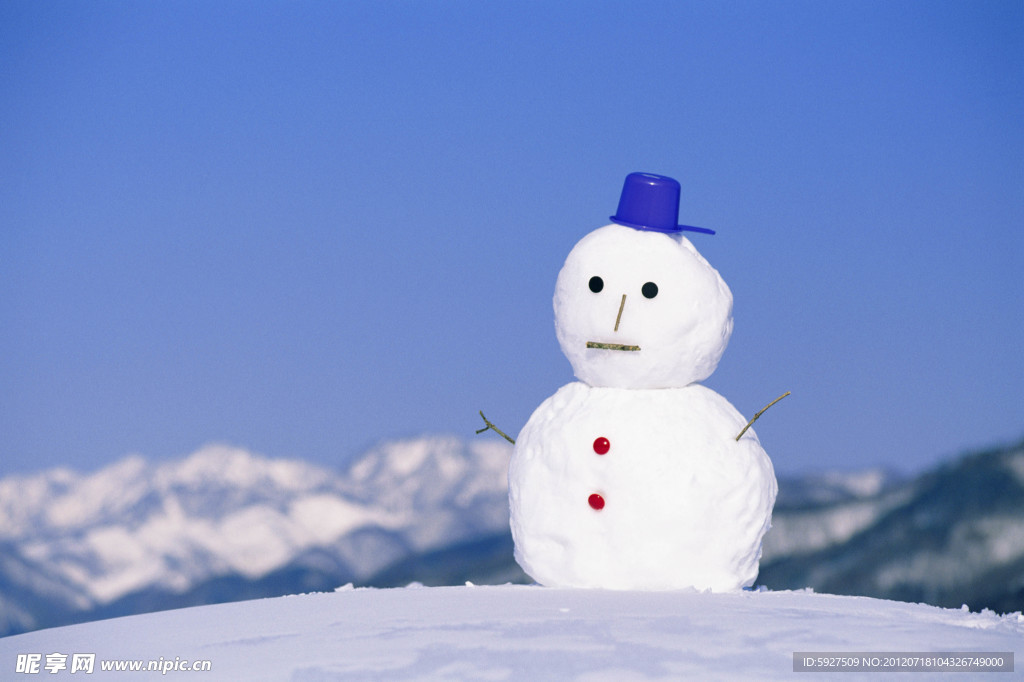 雪山上的雪人