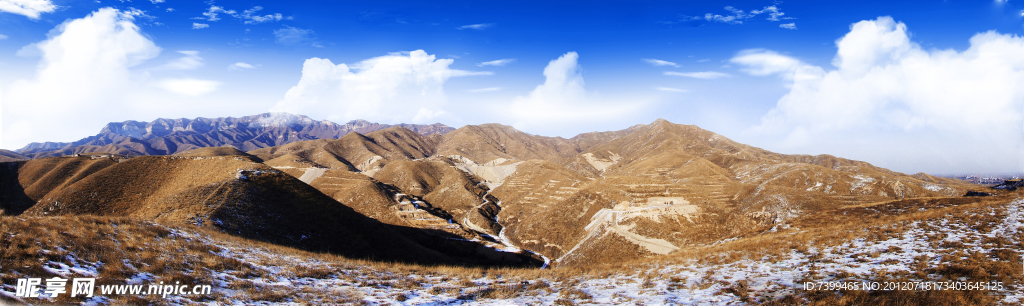 家乡山全景