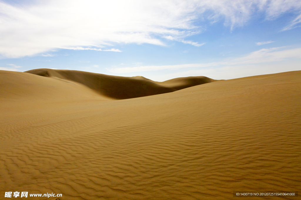 沙漠和沙子波纹
