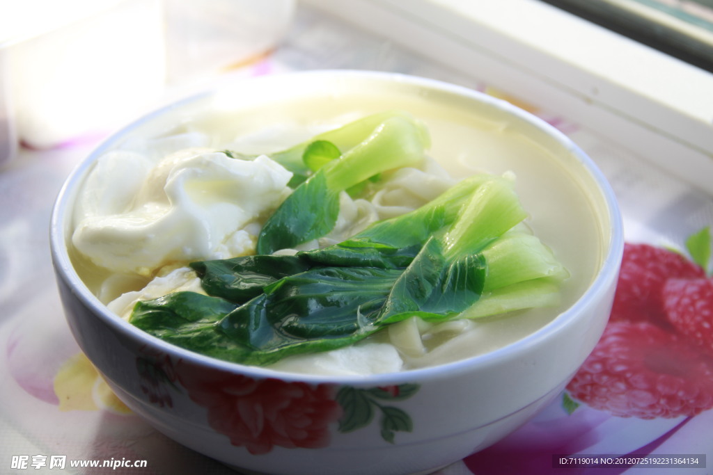 传统美食煮面条