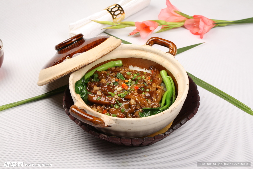 鱼香茄子煲仔饭