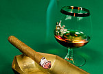 高清酒杯摄影图