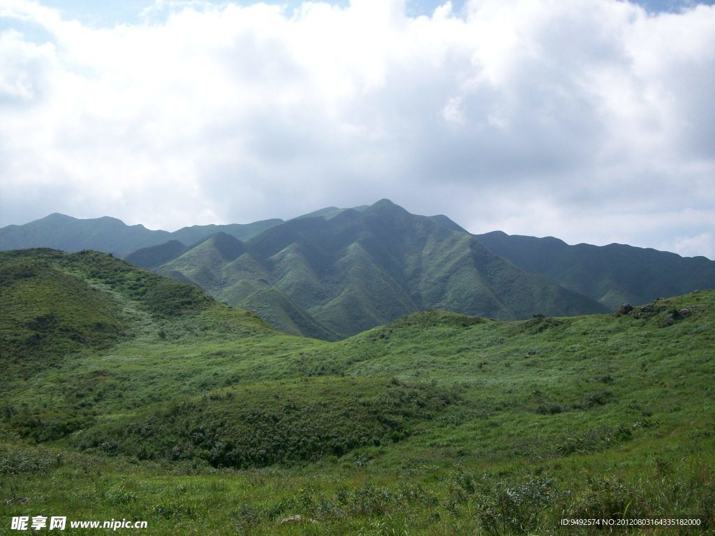 水槎天湖山山顶风光