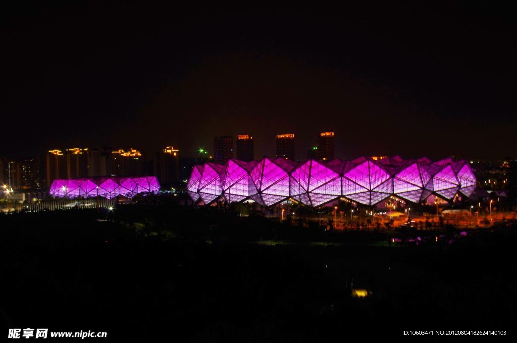 深圳大运场馆夜景