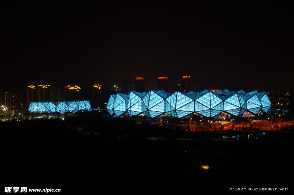 深圳大运场馆夜景