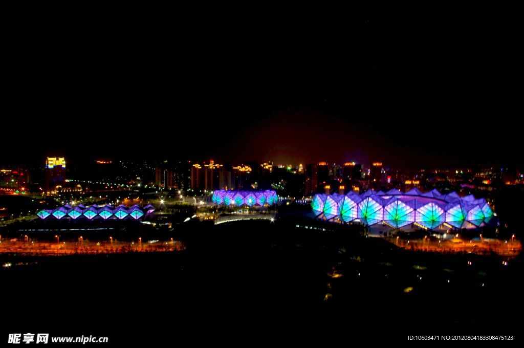 深圳大运场馆夜景