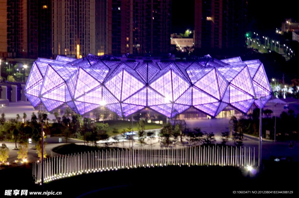 深圳大运场馆夜景