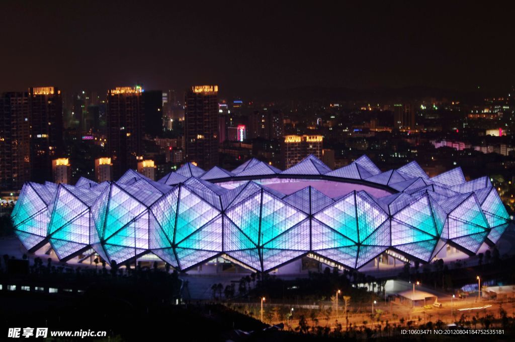 深圳大运场馆夜景