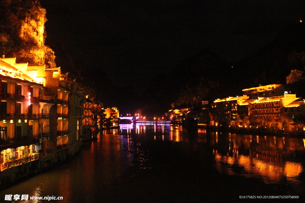 镇远古城夜景